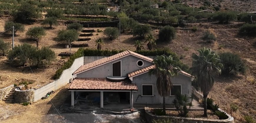 Villa con Terreno  Contrada Ponte Sciara – Bronte (CT)