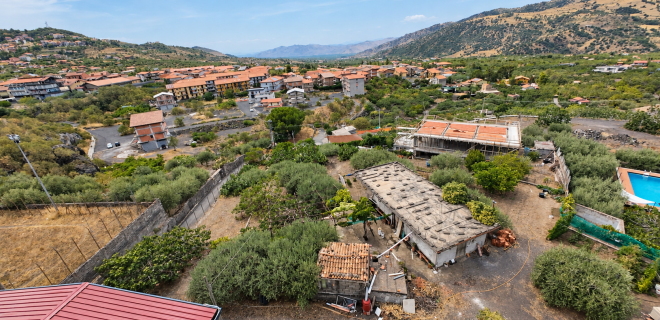 Terreno  Via Palermo Bronte (CT) 1600 Mq.