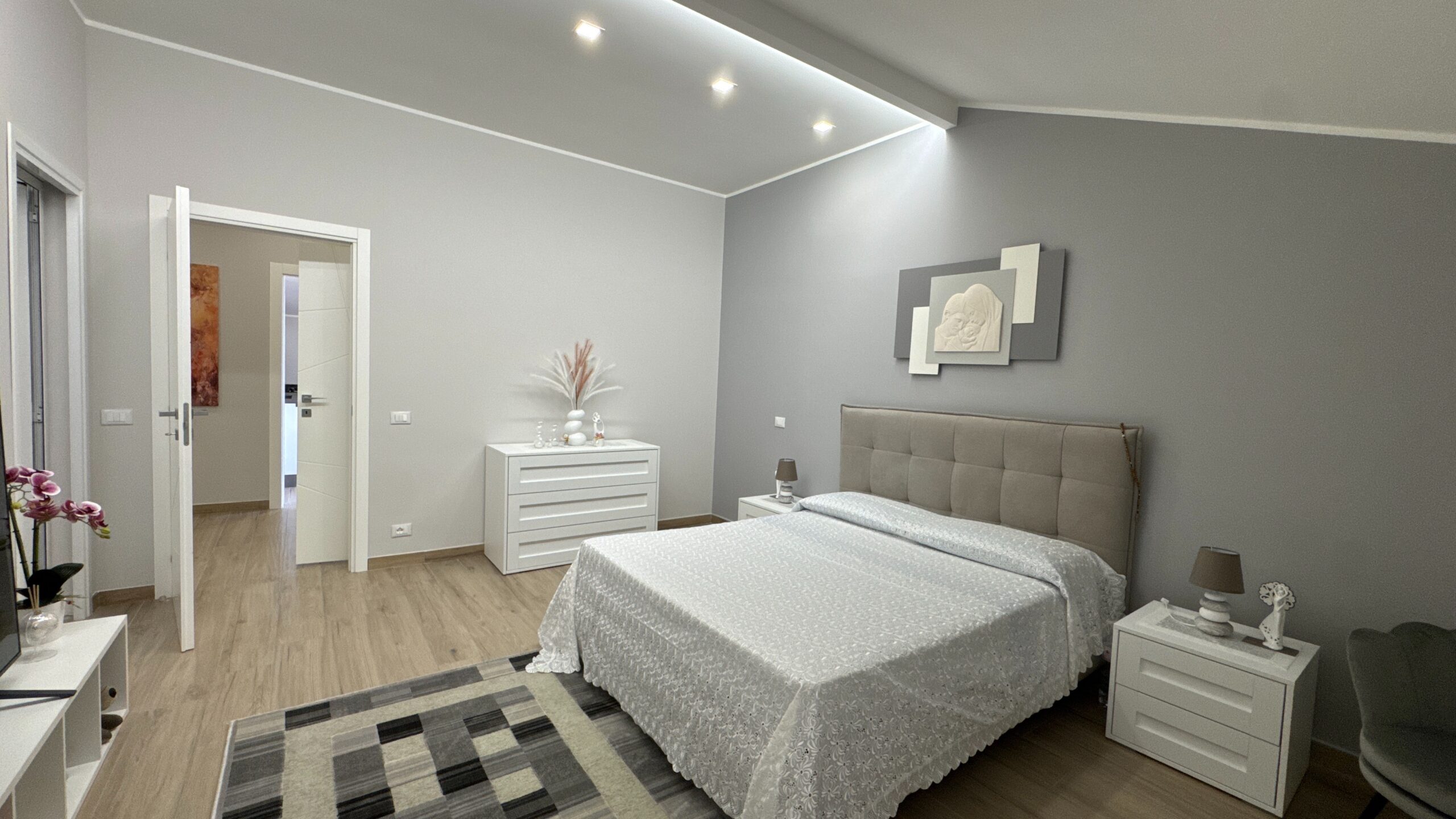 Appartamento con terrazza coperta, garage e orto – Via Pietro Nenni, Bronte (CT)