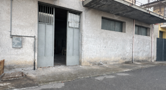 Garage divisibile e deposito con ingressi autonomi – Via Caravaggio/ Cortile Salice – Bronte (CT)