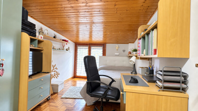 Cameretta_studio_mansarda_annuncio_02