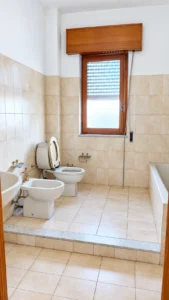 via-monfalcone-bagno-annuncio